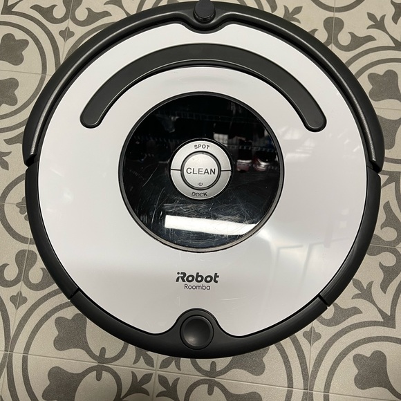 Roomba IRobot 670 - Picture 4 of 4